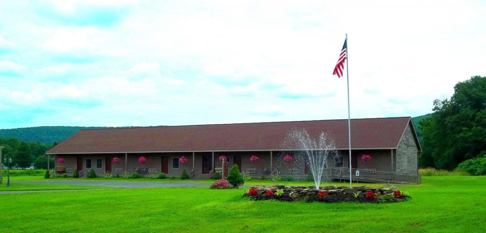 Heritage Inn Schuyler Lake Exterior photo